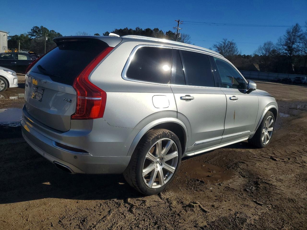 2016 VOLVO XC90