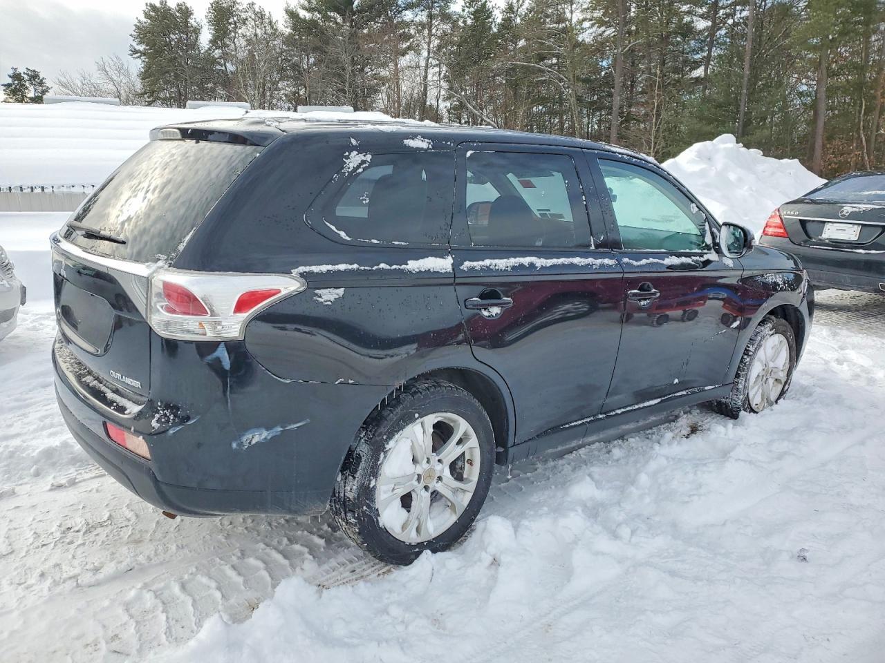2014 MITSUBISHI outlander