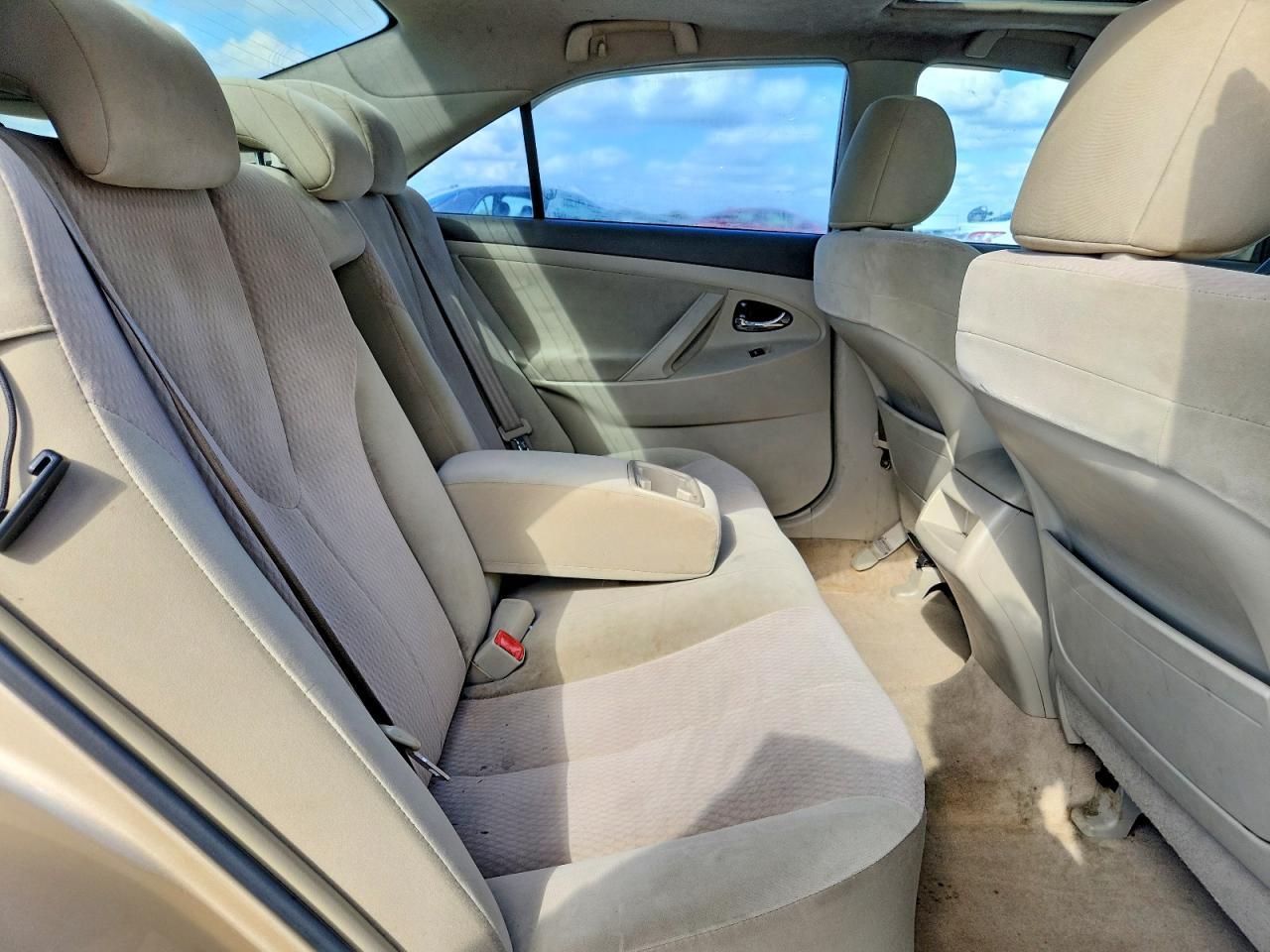 2011 TOYOTA CAMRY