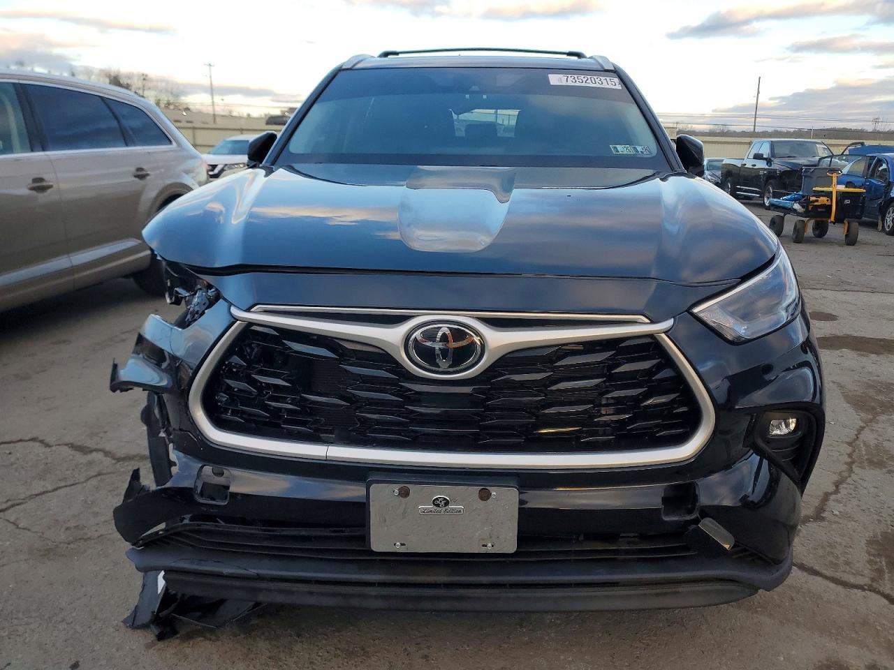 2022 TOYOTA HIGHLANDER