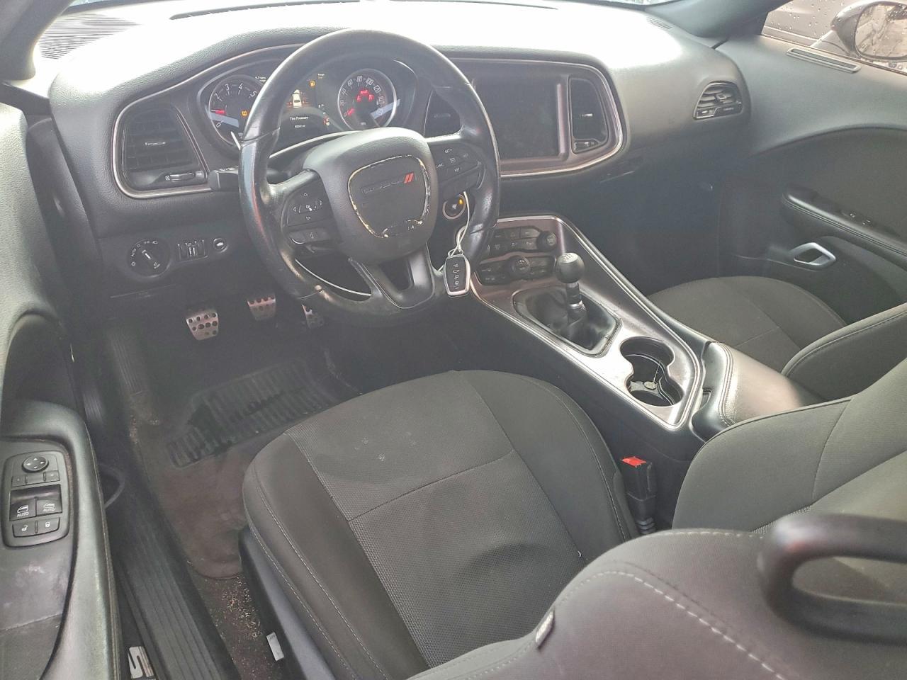 2016 DODGE Challenger