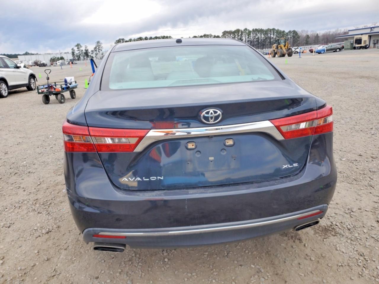 2016 TOYOTA Avalon