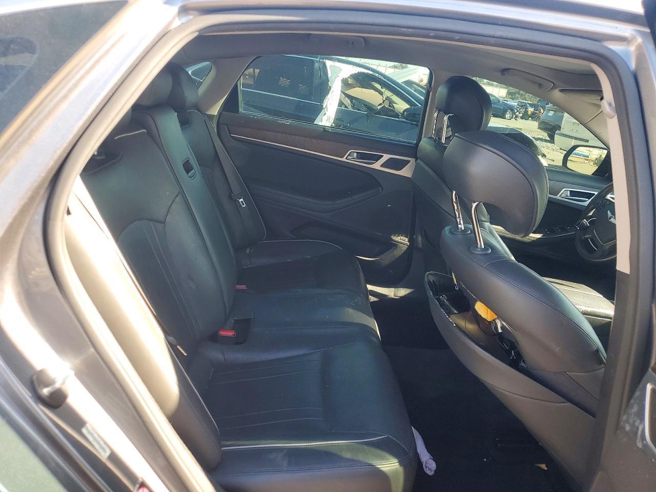 2015 HYUNDAI GENESIS