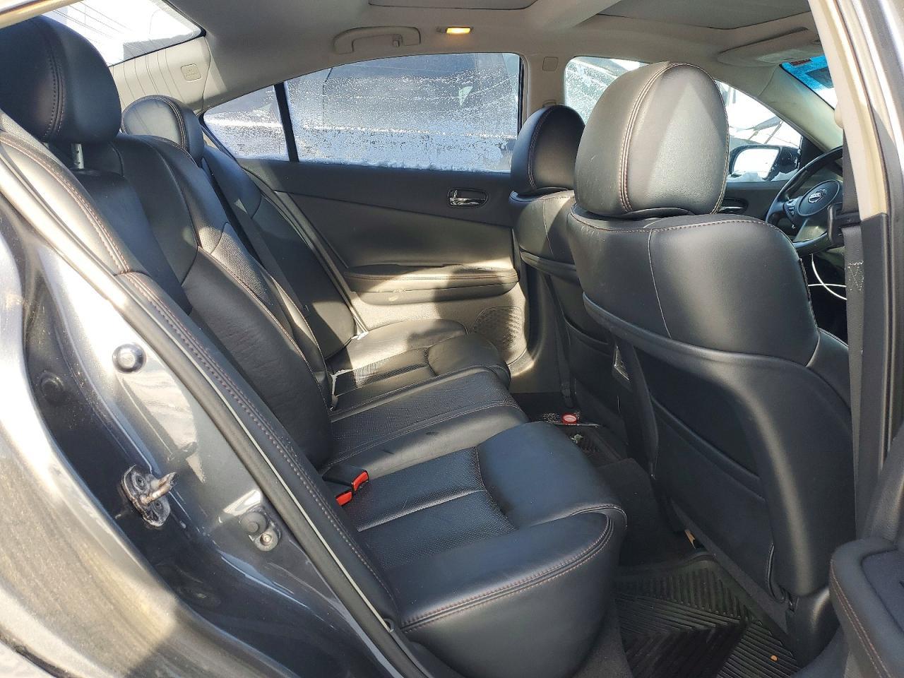 2010 NISSAN Maxima