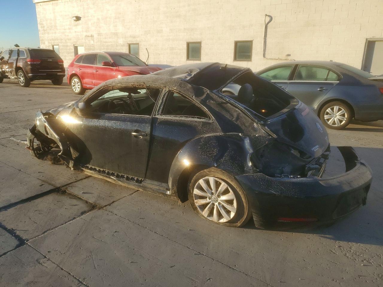 2016 VOLKSWAGEN Beetle