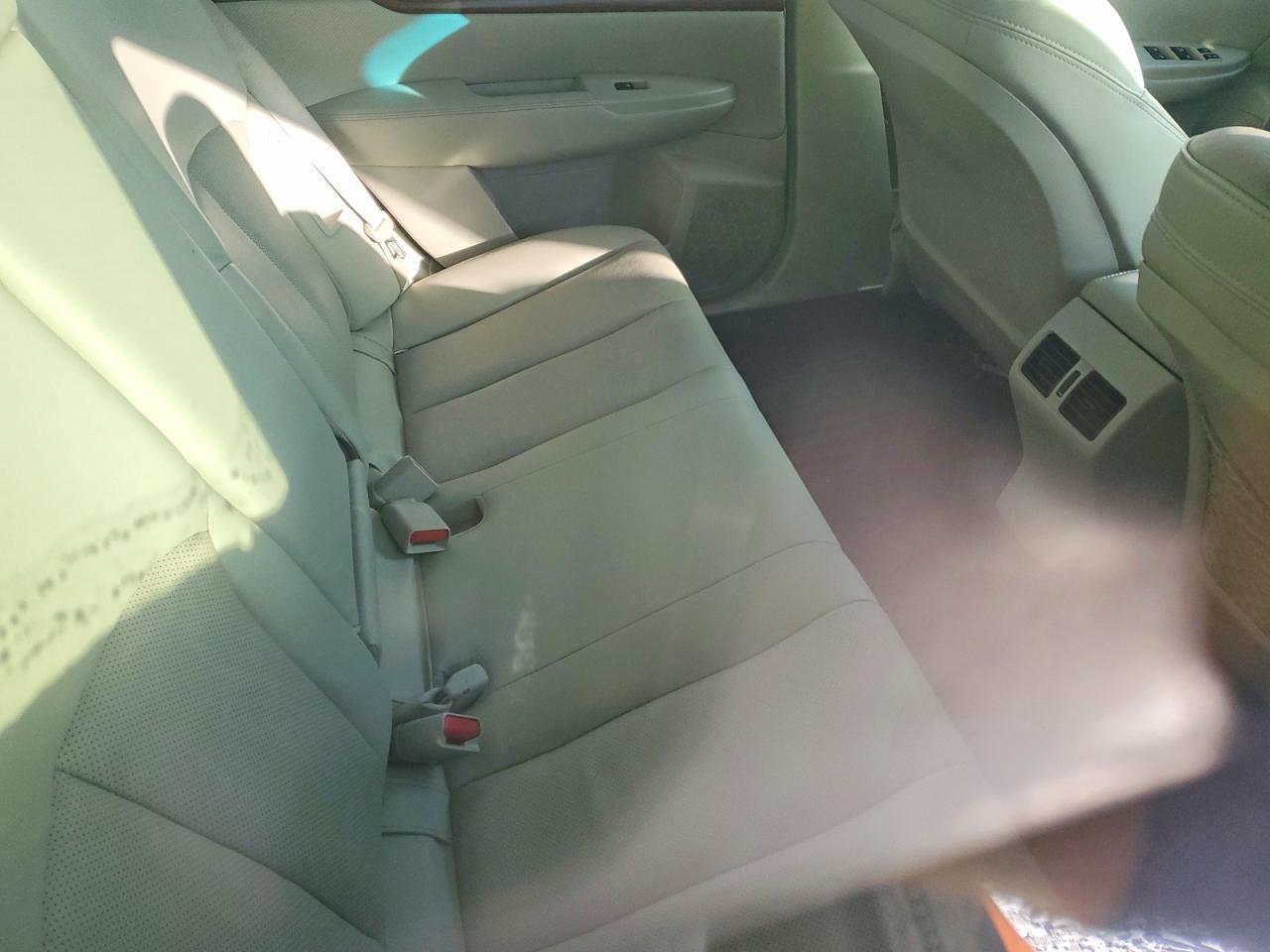 2014 SUBARU Outback