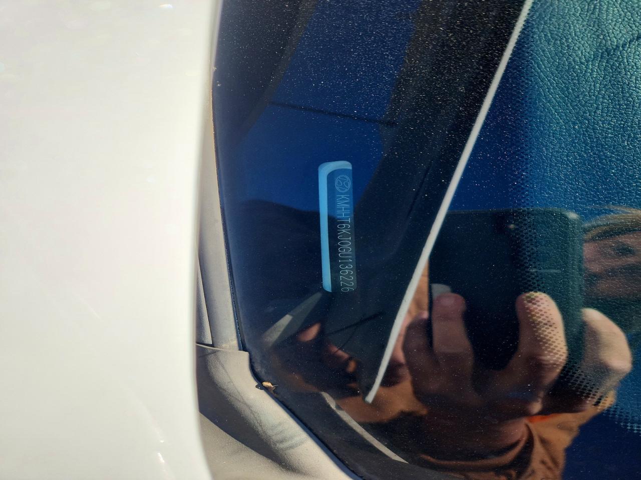 2016 HYUNDAI GENESIS