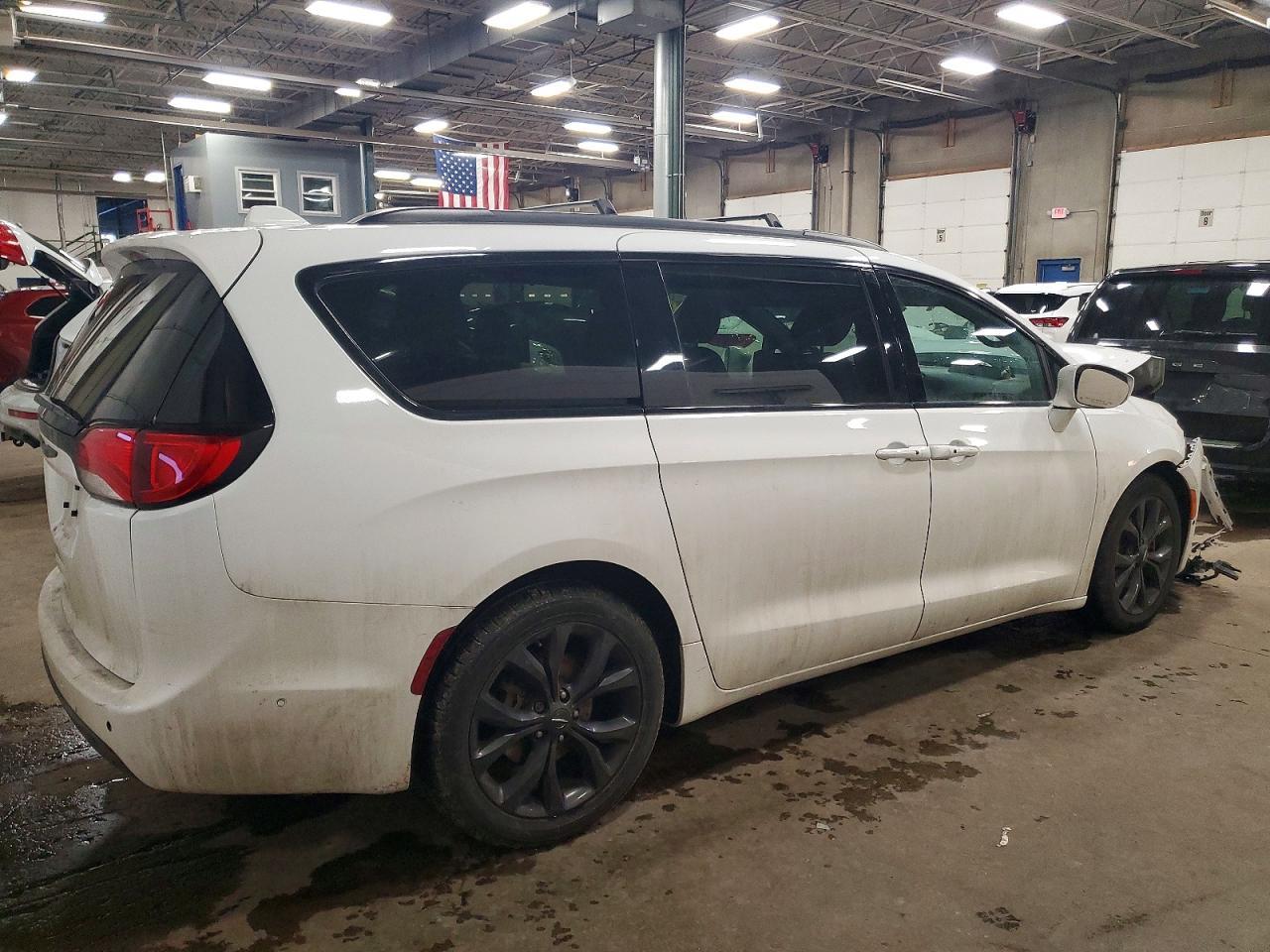 2019 CHRYSLER Pacifica