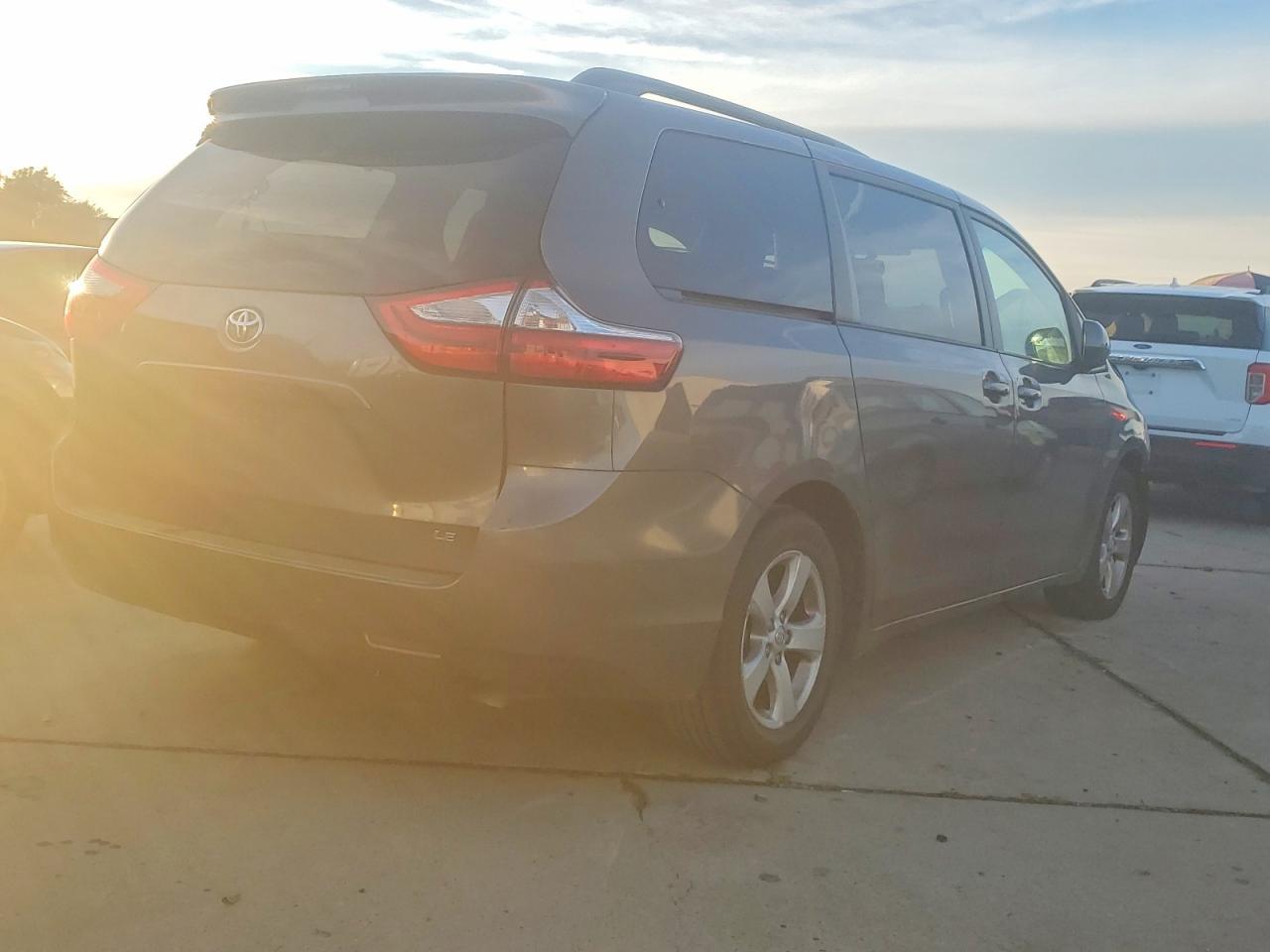 2015 TOYOTA SIENNA
