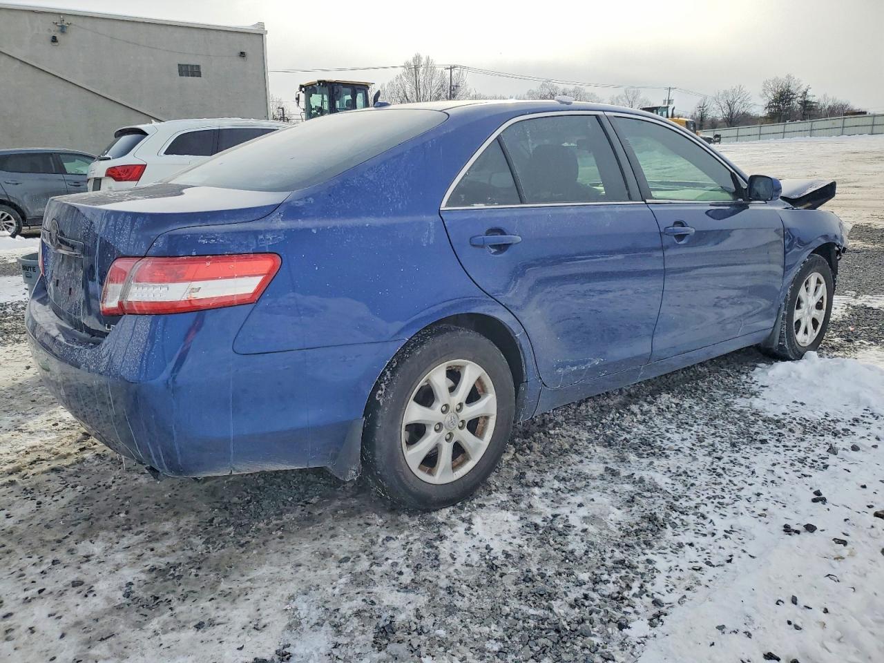 2011 TOYOTA CAMRY