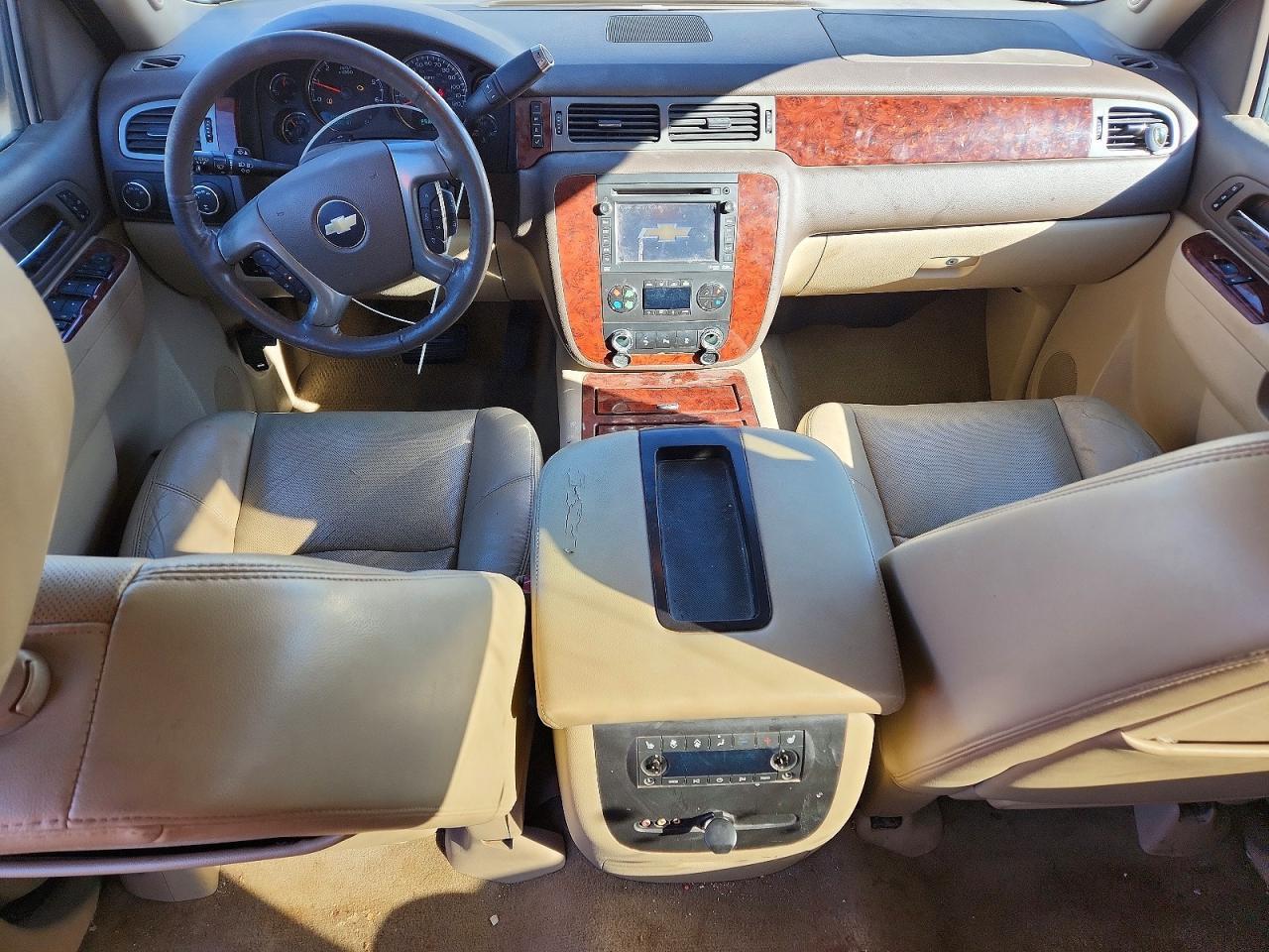 2014 CHEVROLET Suburban