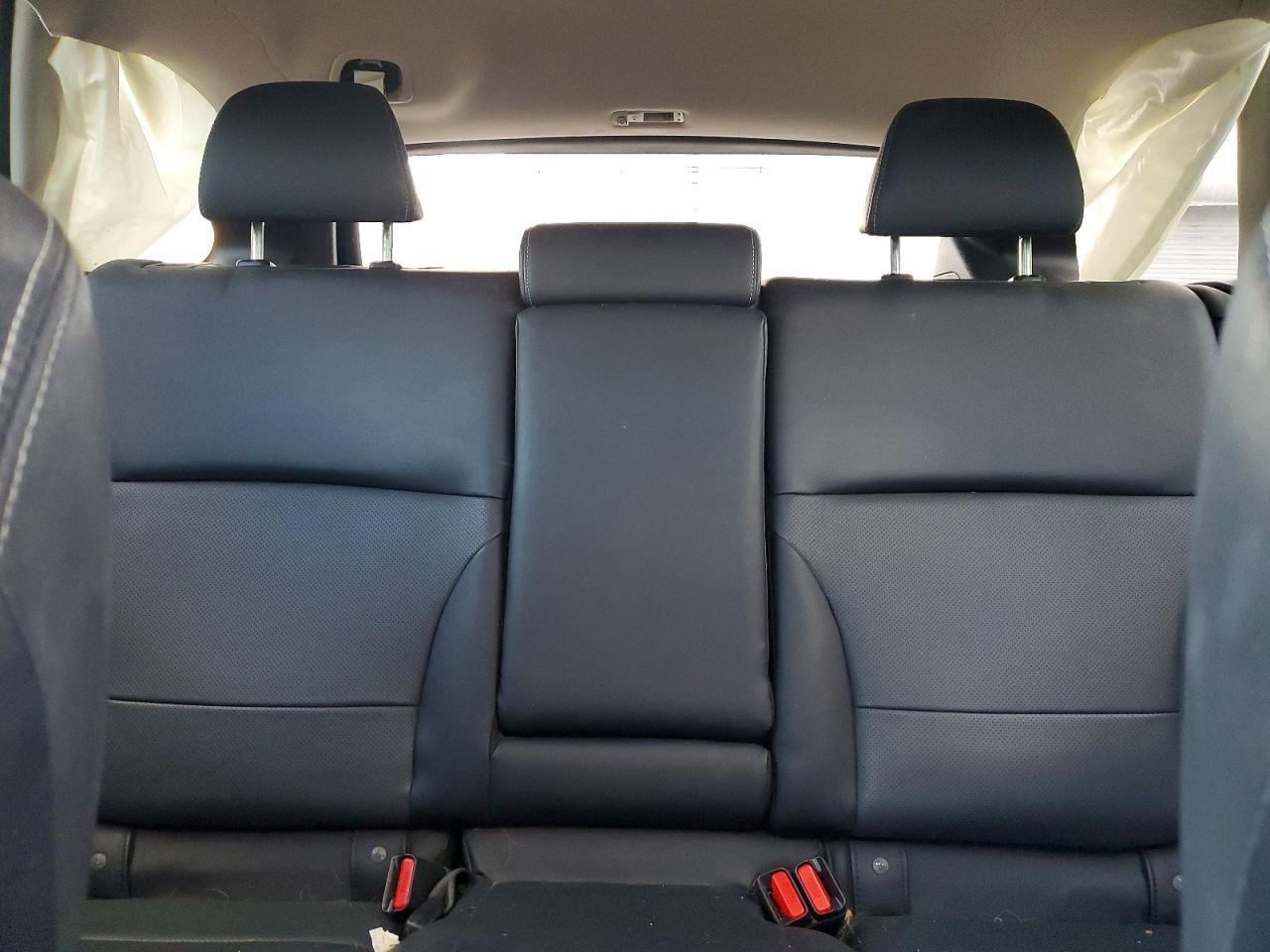 2017 SUBARU Outback