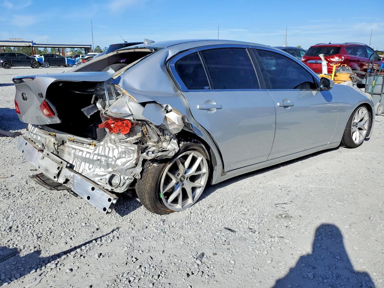 2011 INFINITI G37