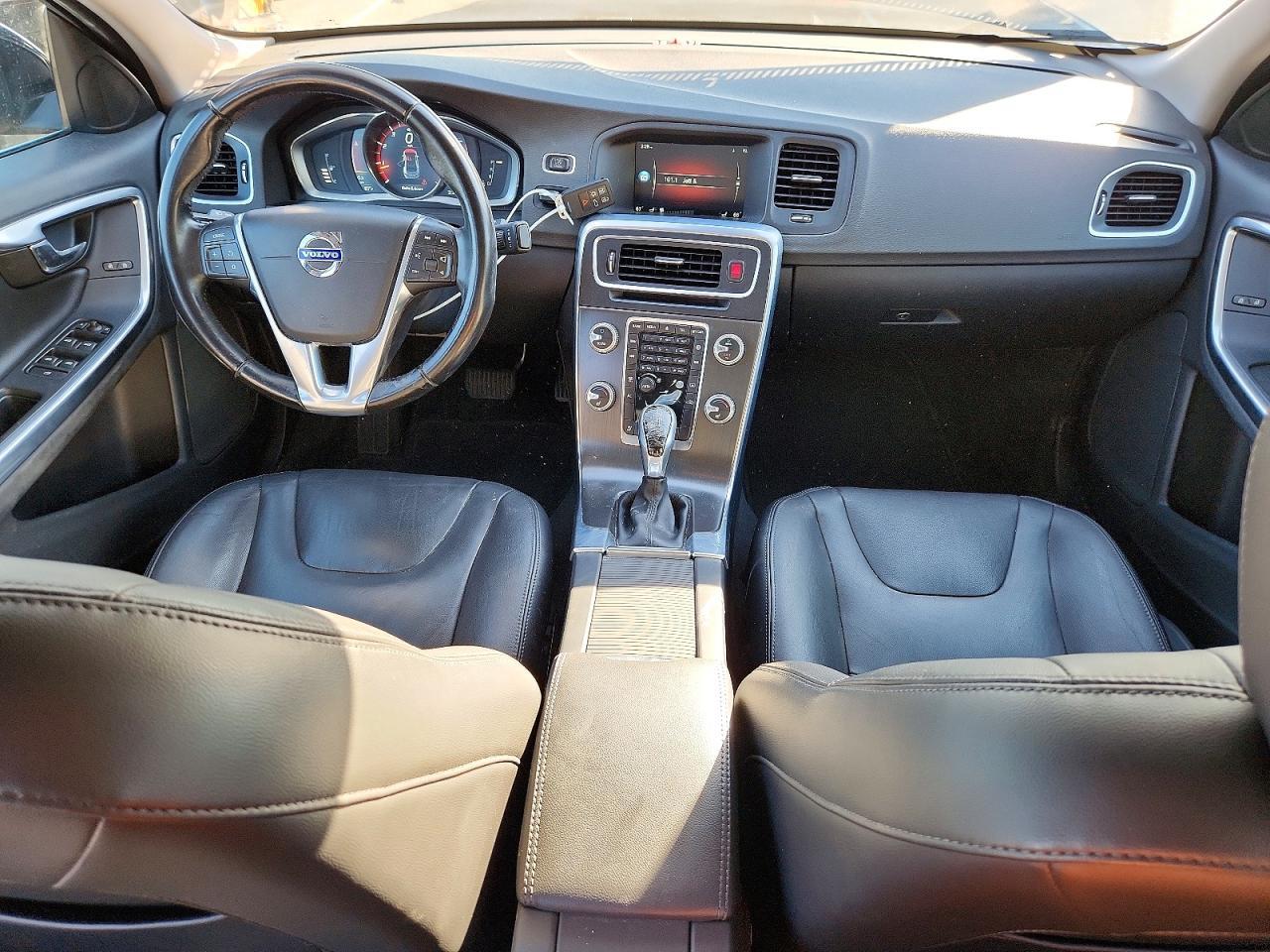 2016 VOLVO S60