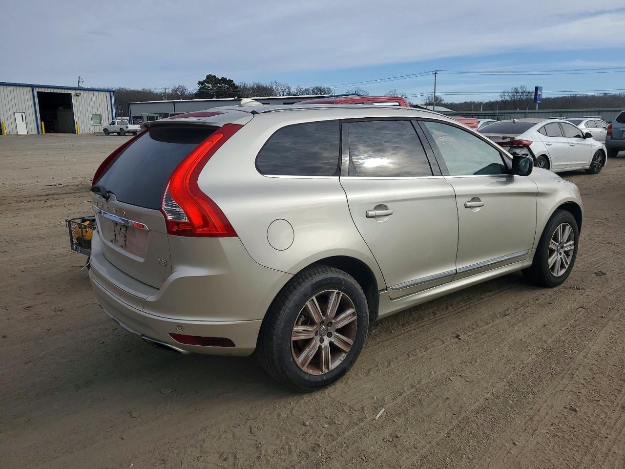 2017 VOLVO XC60