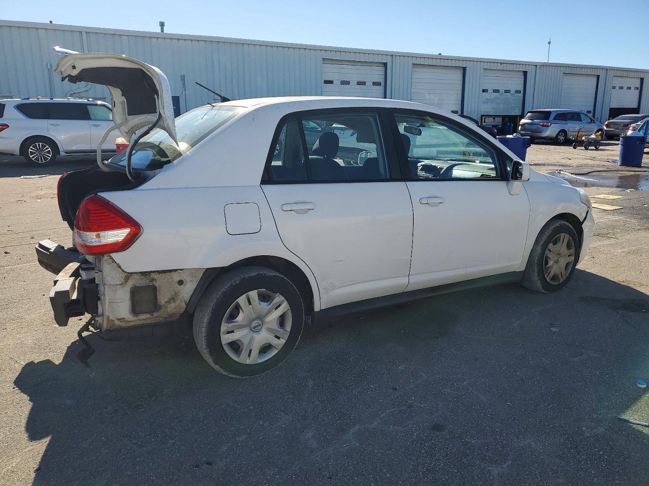 2011 NISSAN VERSA