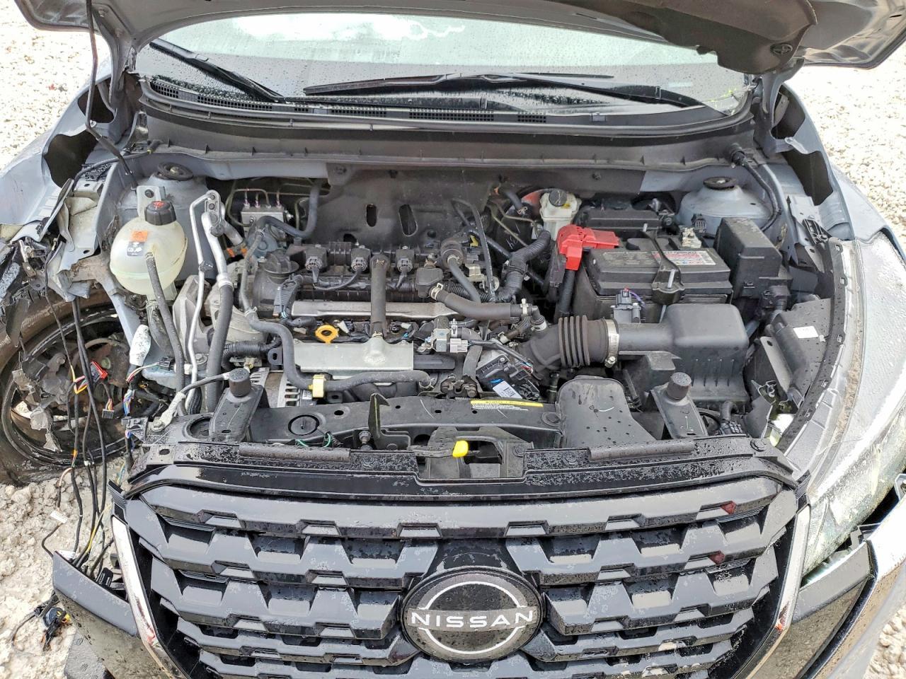 2024 NISSAN KICKS