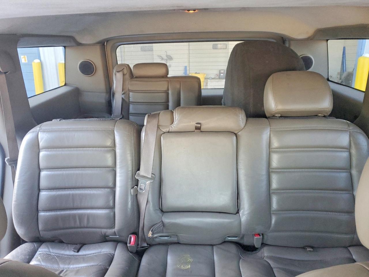 2004 HUMMER H2