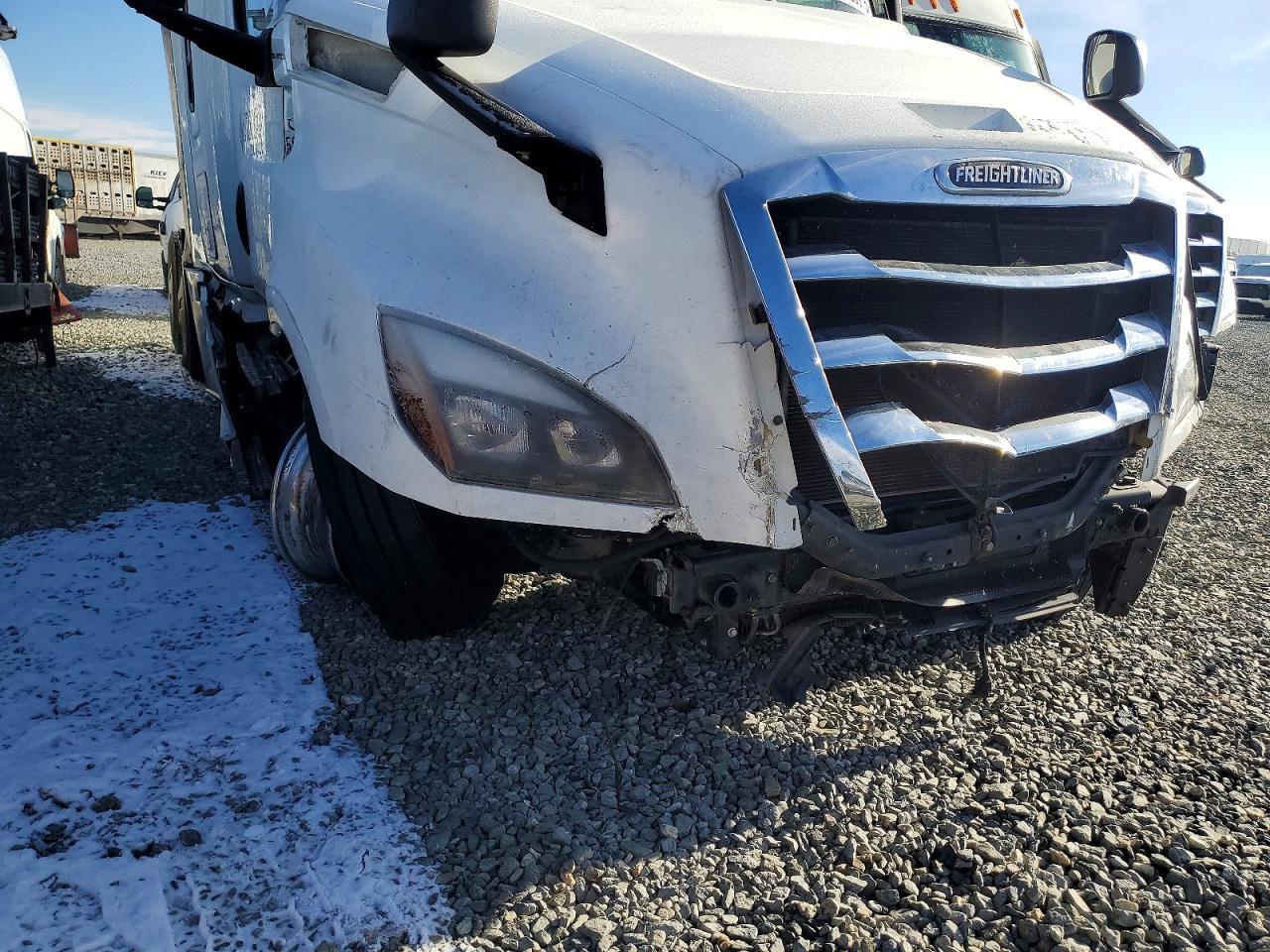2023 FREIGHTLINER CASCADIA 126