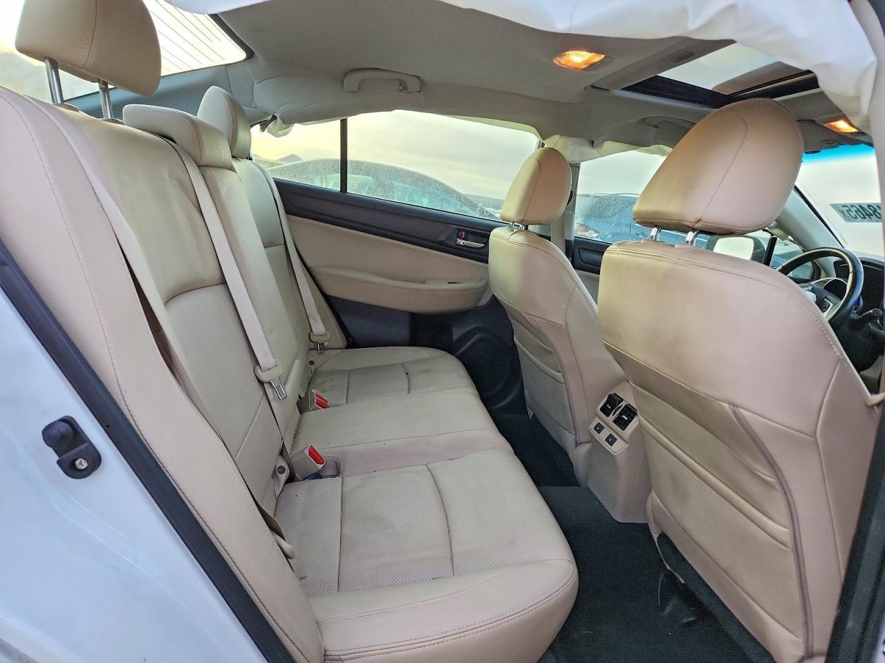 2016 SUBARU Legacy