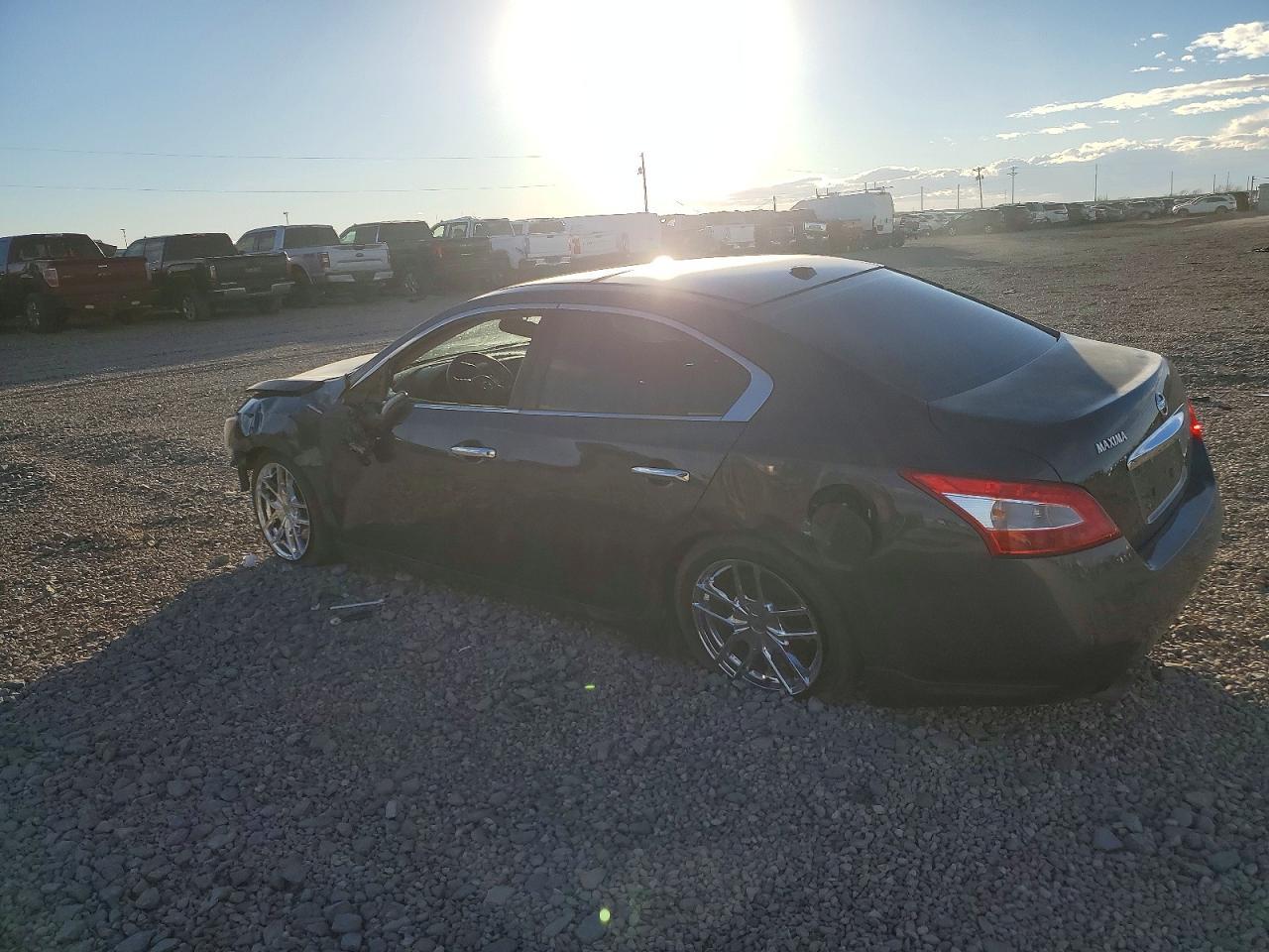 2010 NISSAN Maxima