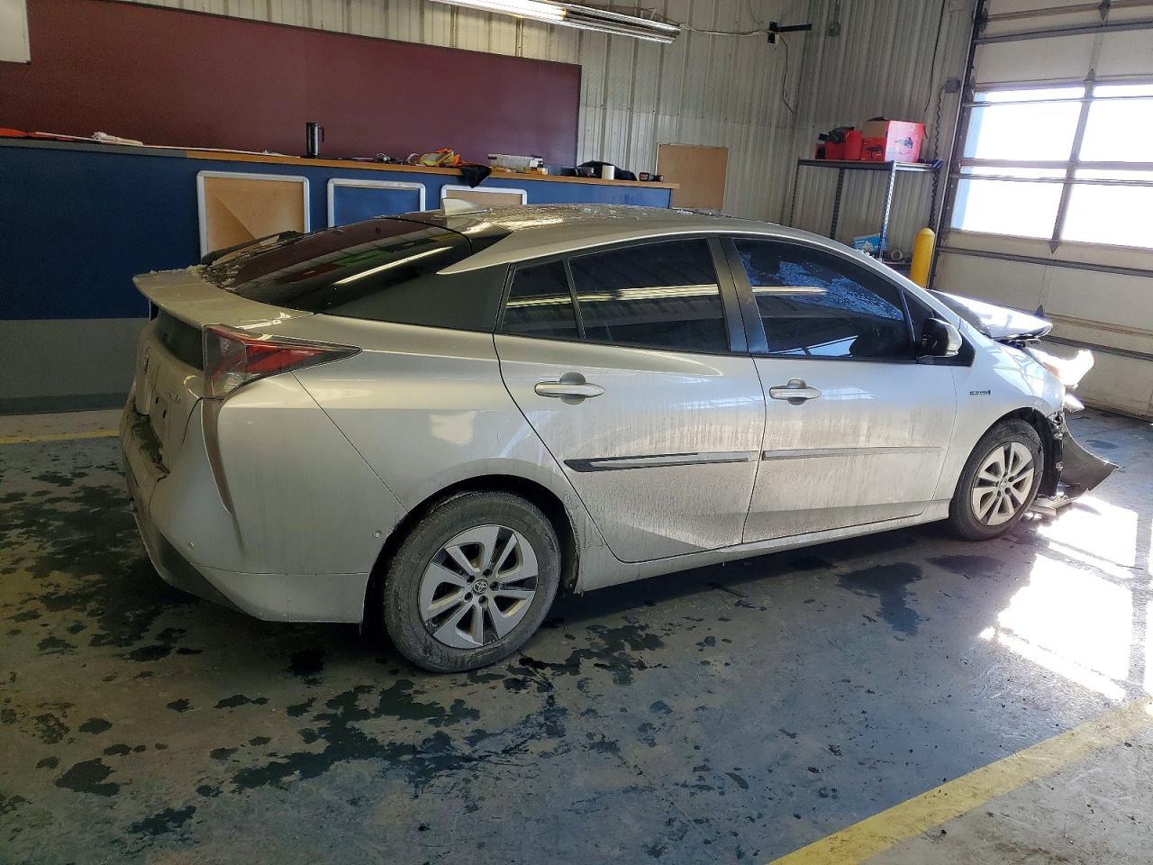 2017 TOYOTA PRIUS