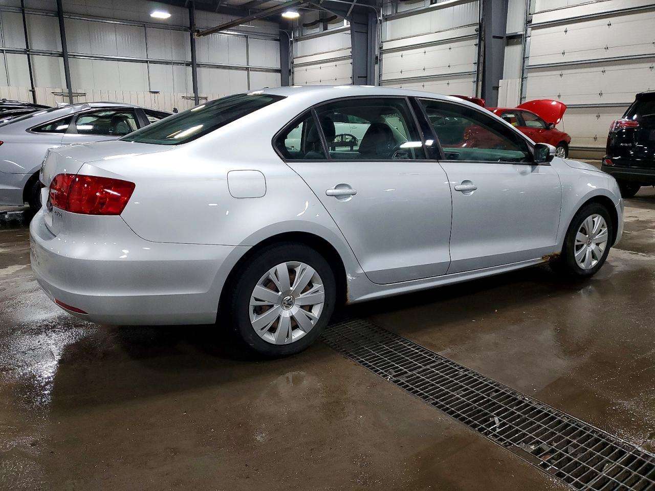 2011 VOLKSWAGEN JETTA
