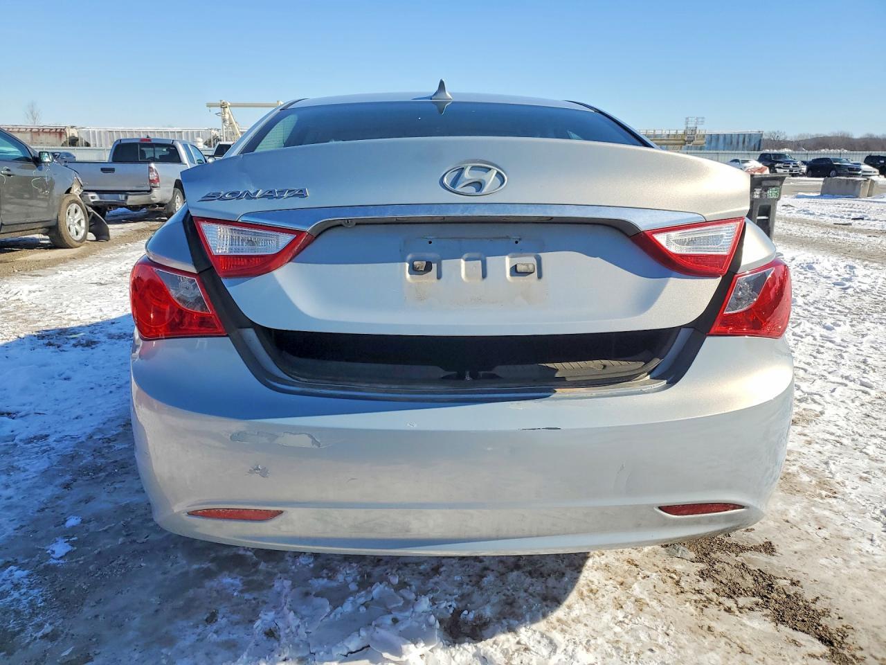 2011 HYUNDAI SONATA