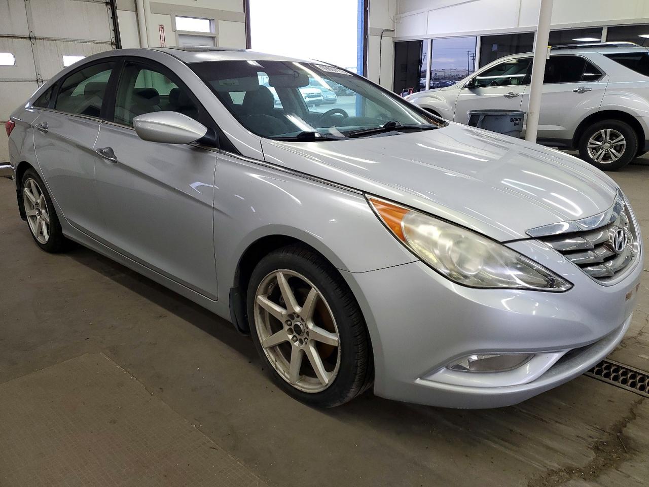 2011 HYUNDAI SONATA