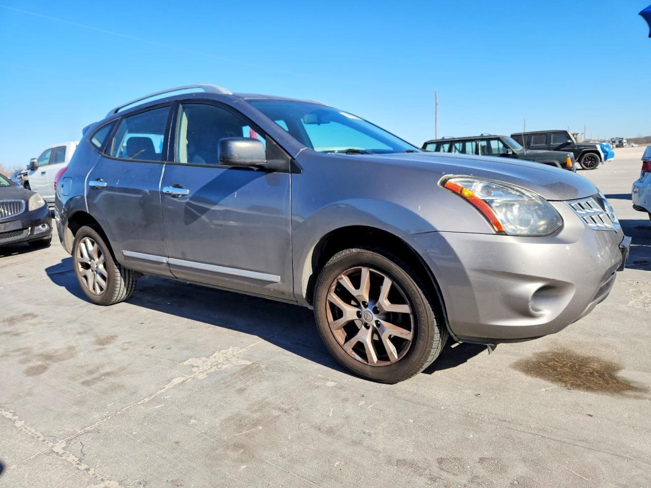 2015 NISSAN ROGUE