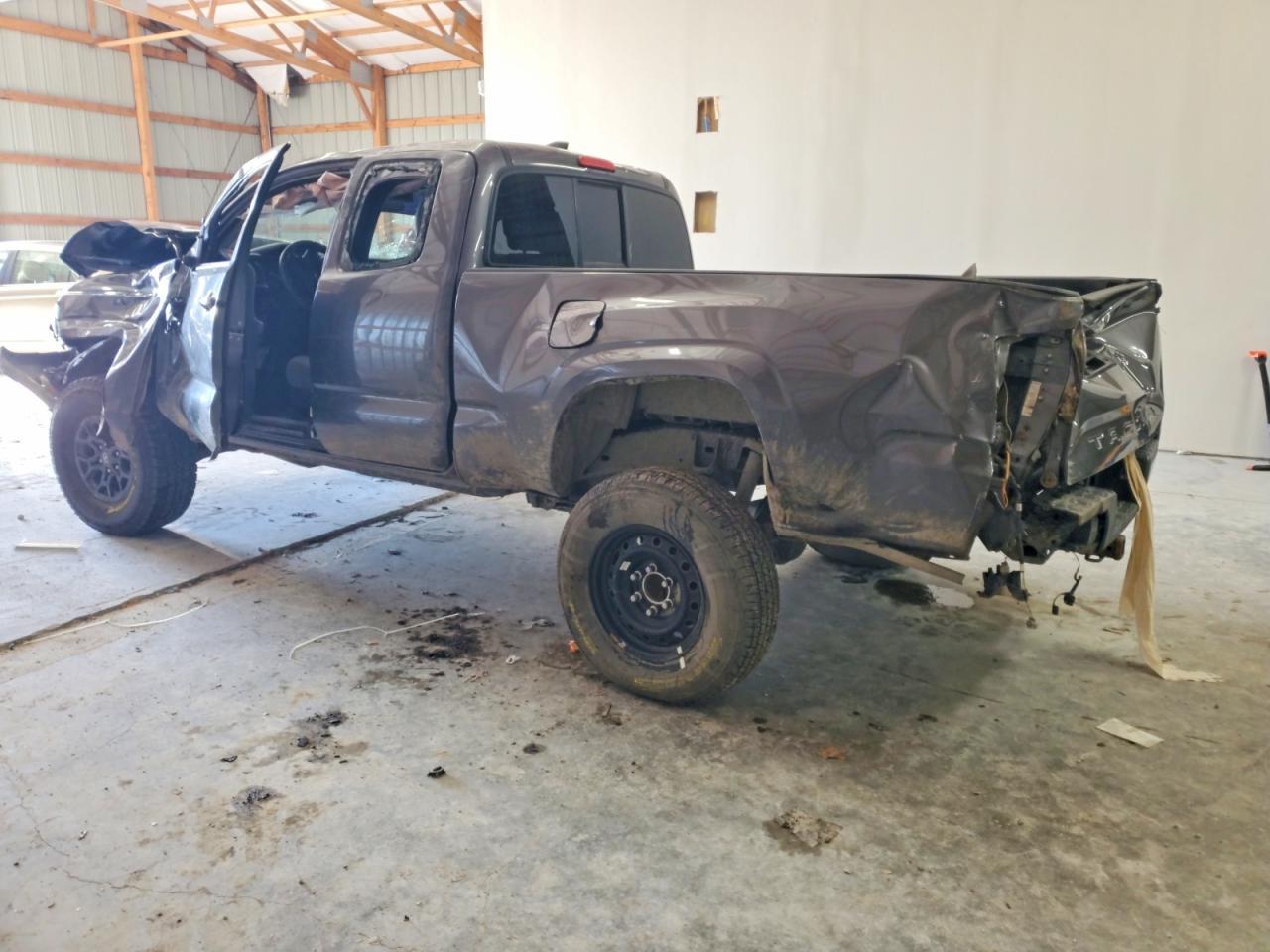 2016 TOYOTA TACOMA