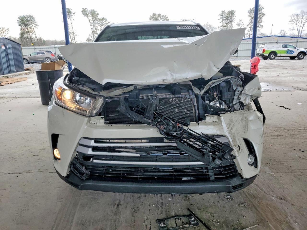 2018 TOYOTA HIGHLANDER