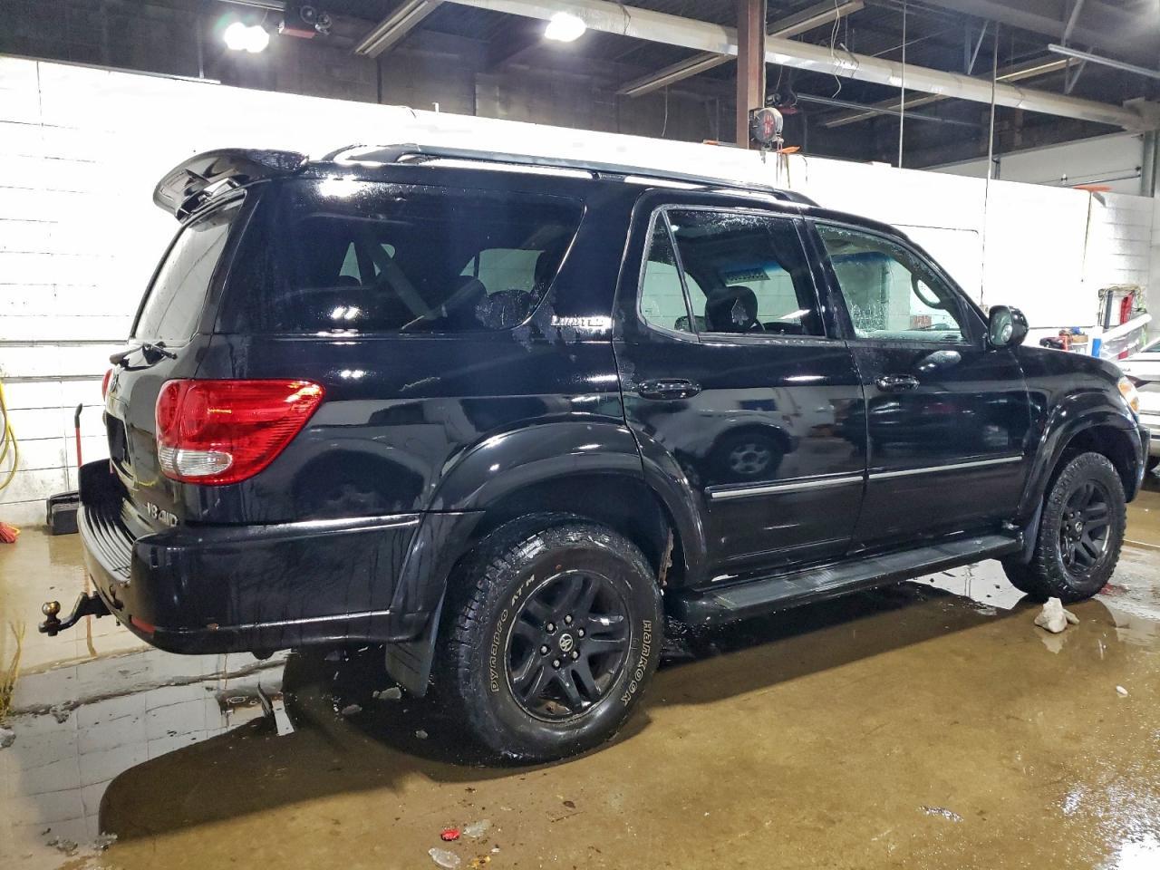 2005 TOYOTA Sequoia