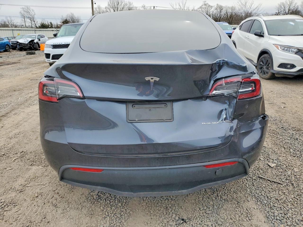 2024 TESLA MODEL Y