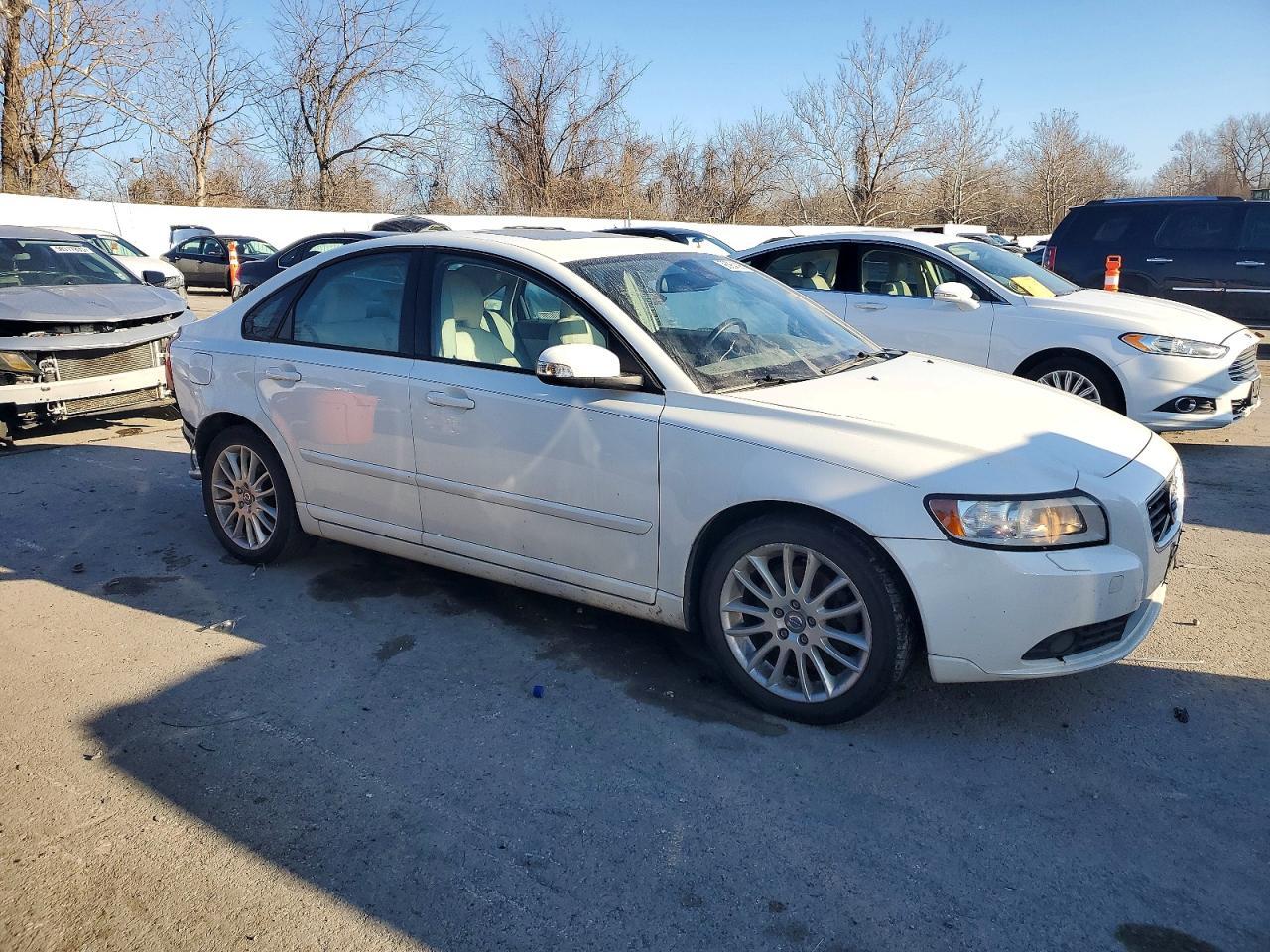 2011 VOLVO S40
