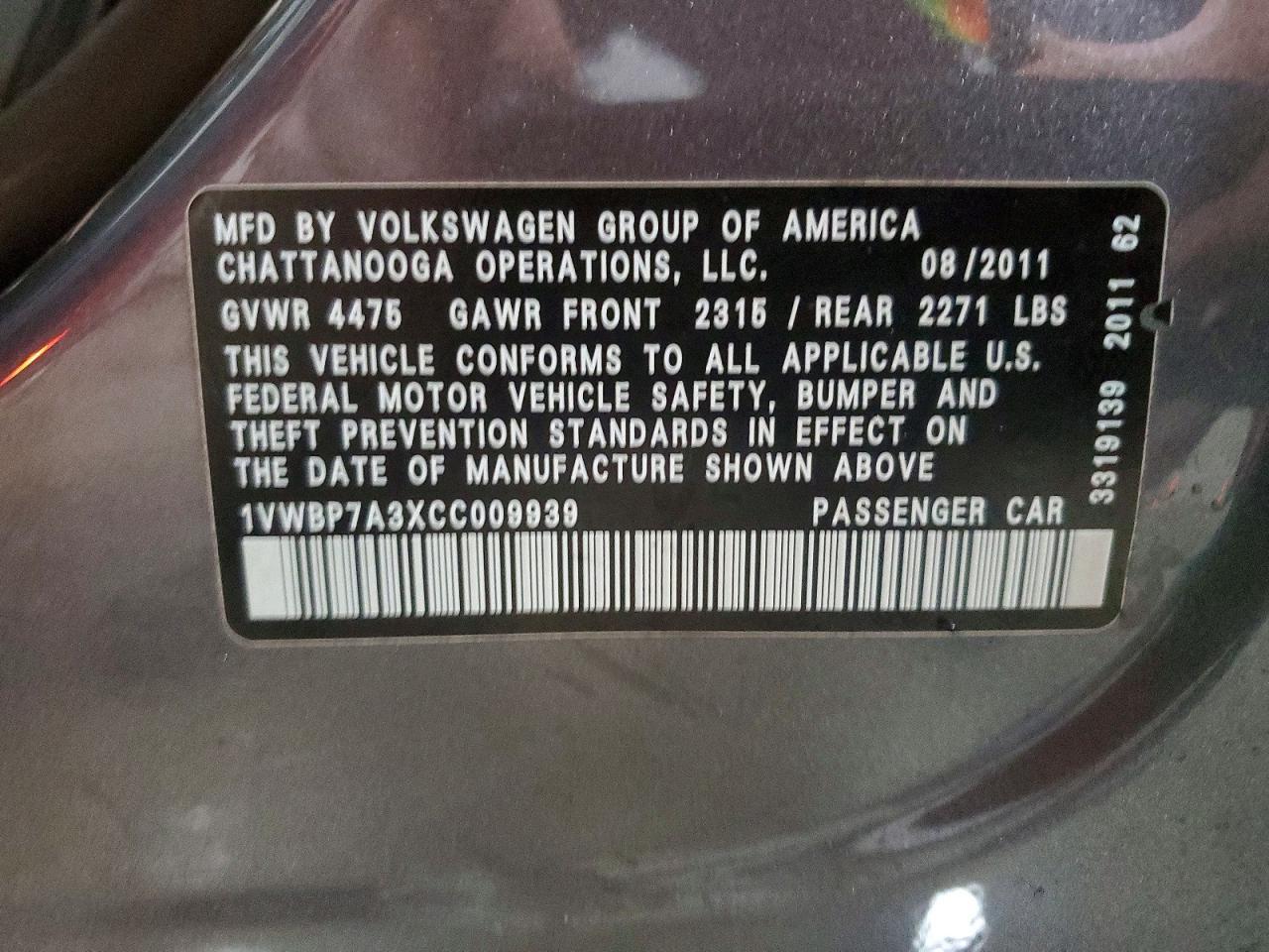 2012 VOLKSWAGEN Passat