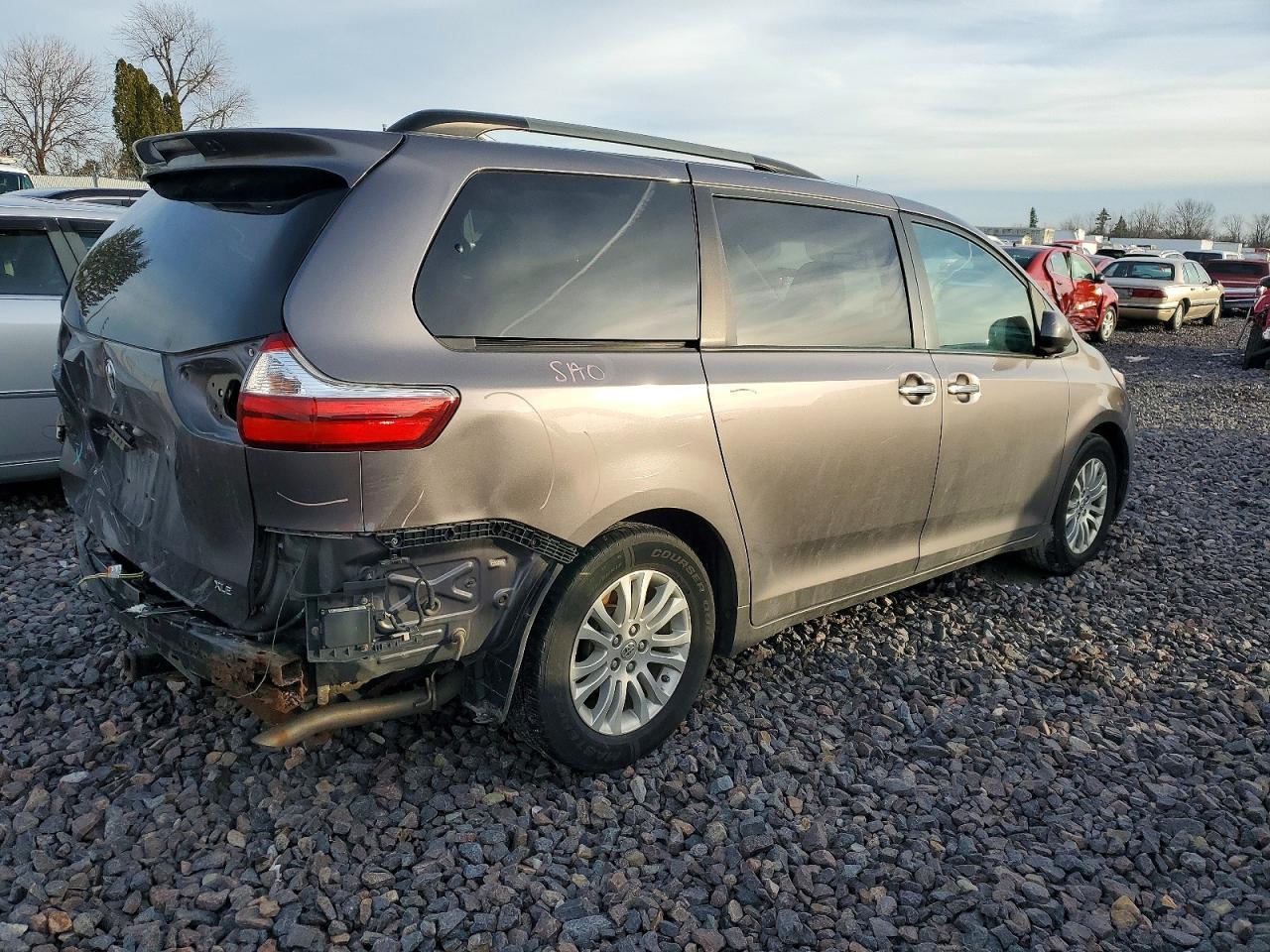 2015 TOYOTA SIENNA