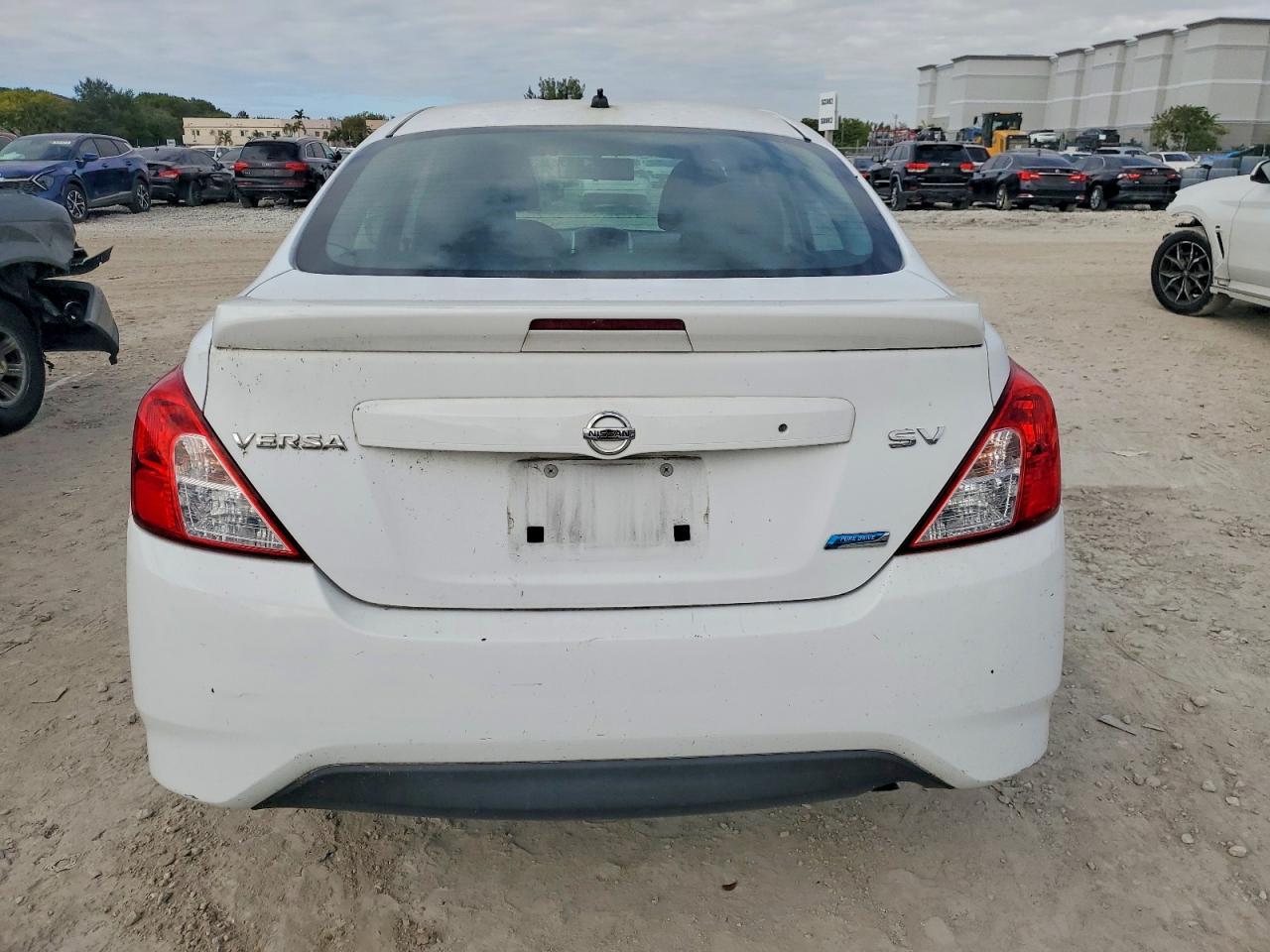 2016 NISSAN VERSA