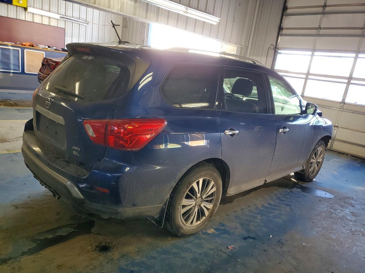 2017 NISSAN PATHFINDER