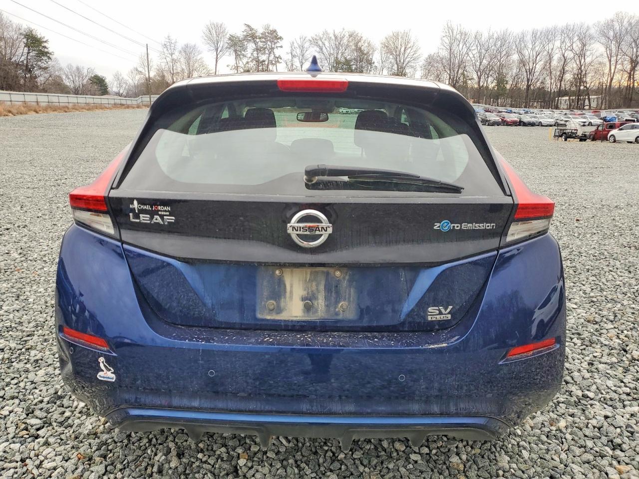 2021 NISSAN LEAF
