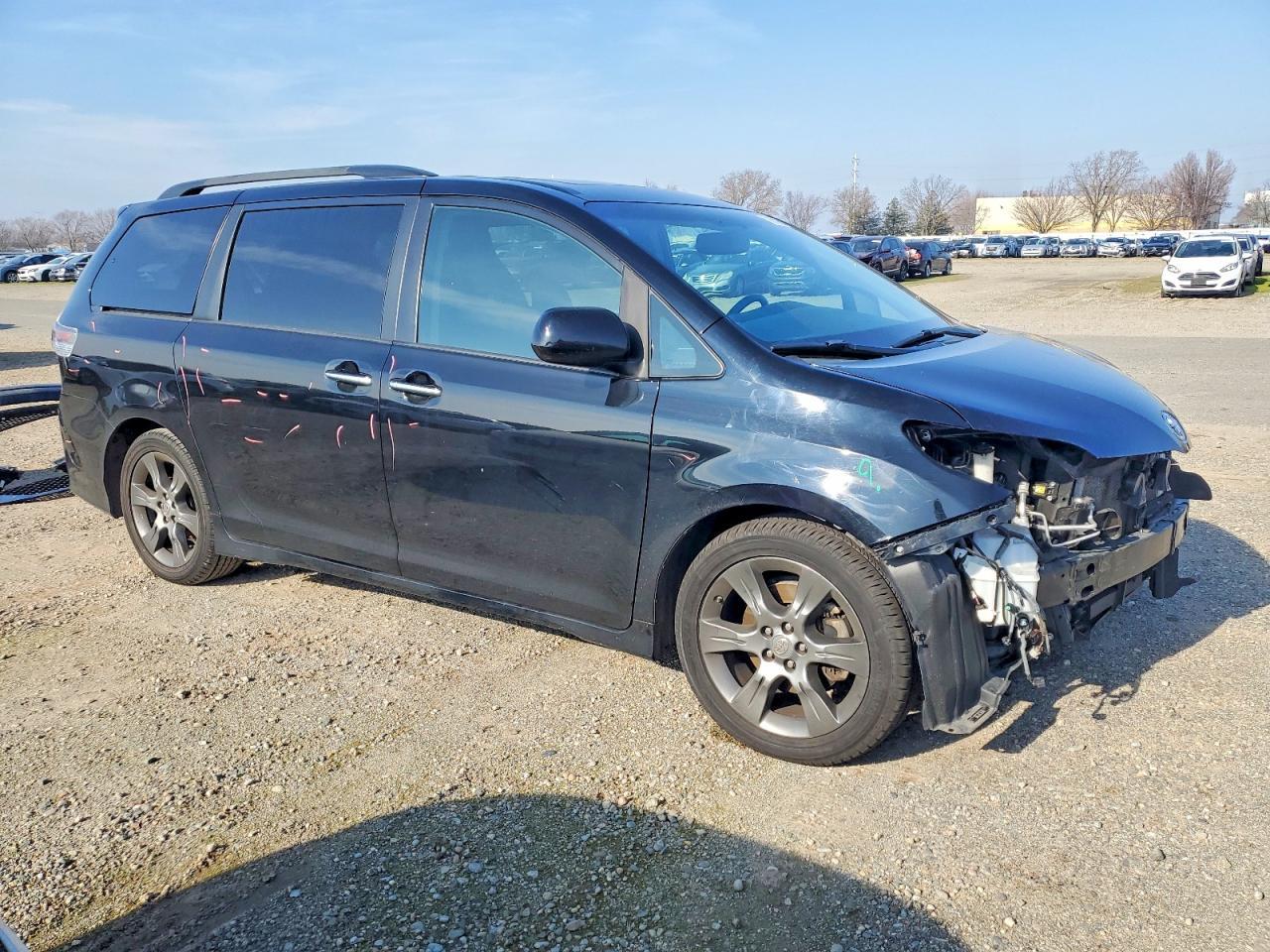 2016 TOYOTA SIENNA