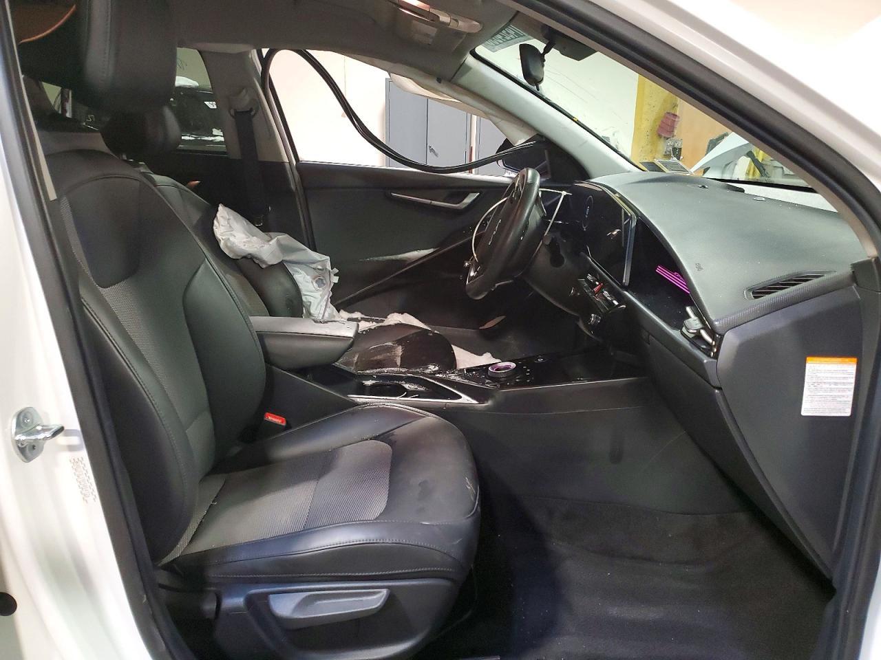 2023 KIA Niro