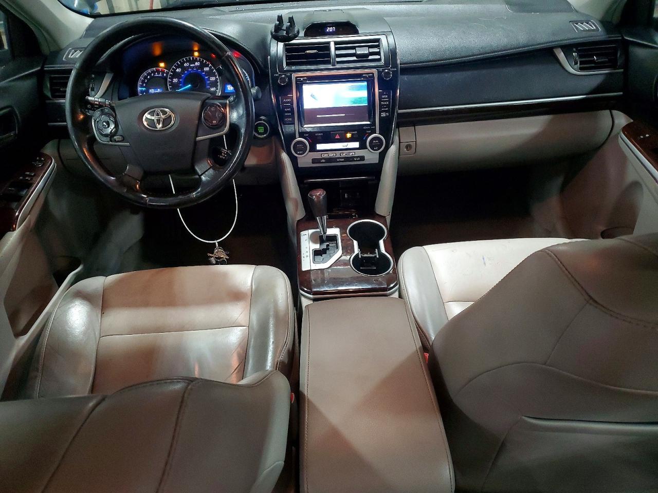 2014 TOYOTA CAMRY