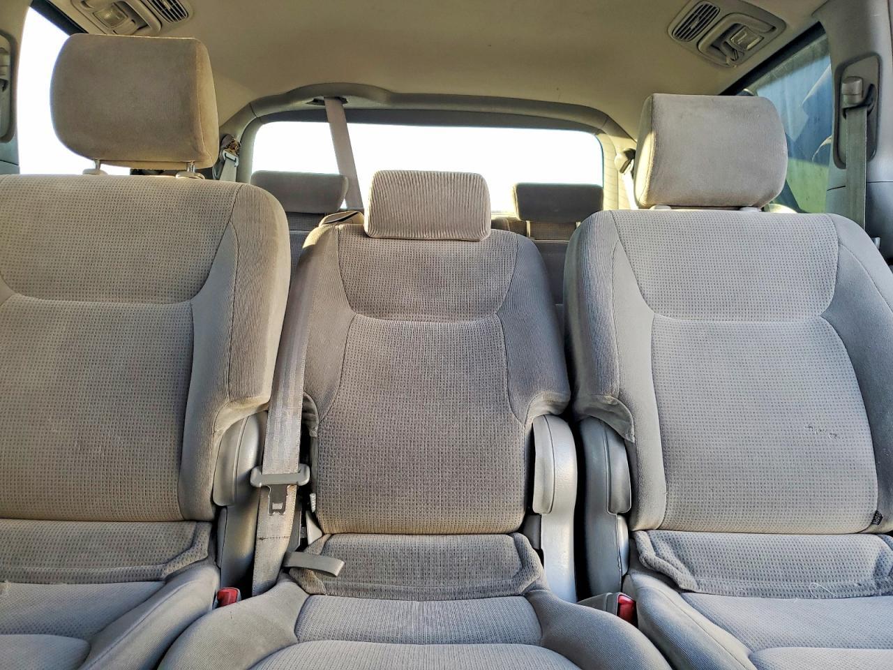 2004 TOYOTA SIENNA