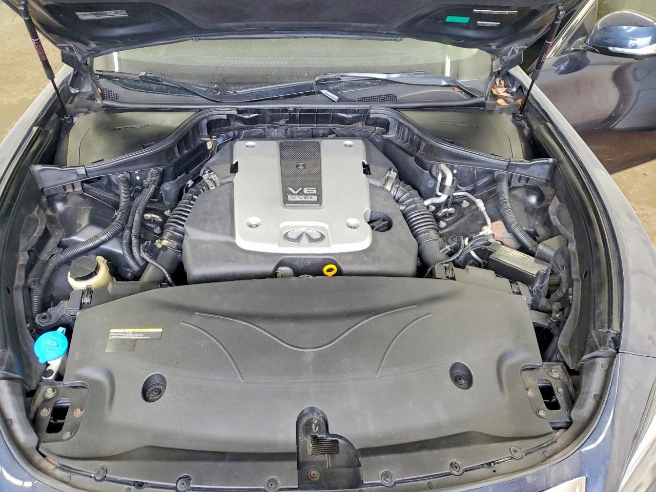 2016 INFINITI Q70