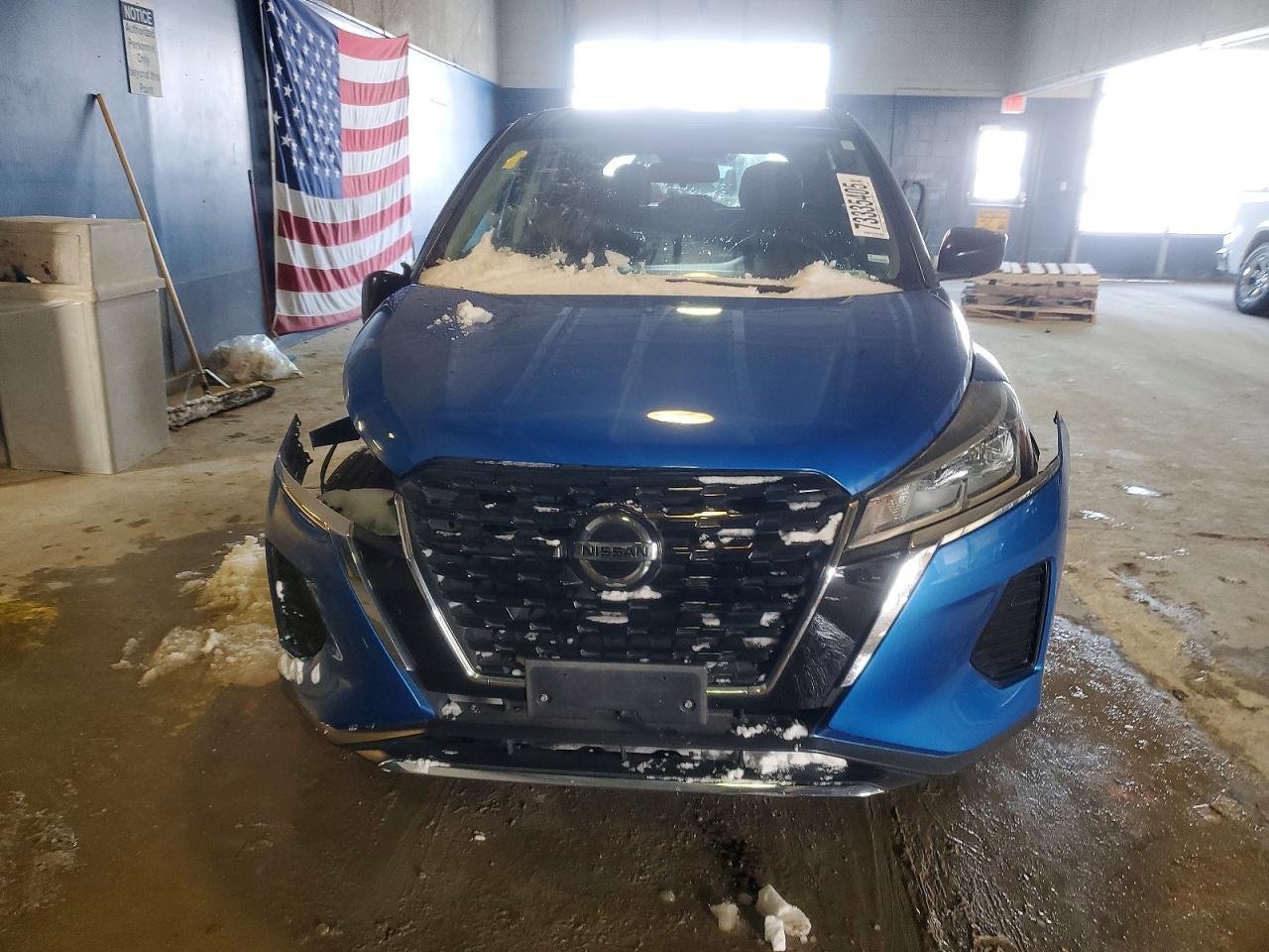 2021 NISSAN KICKS
