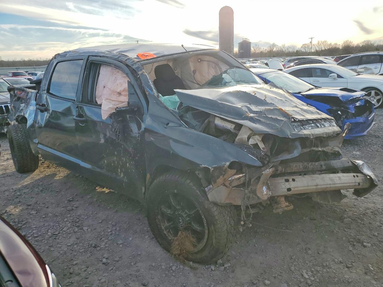 2016 TOYOTA TUNDRA