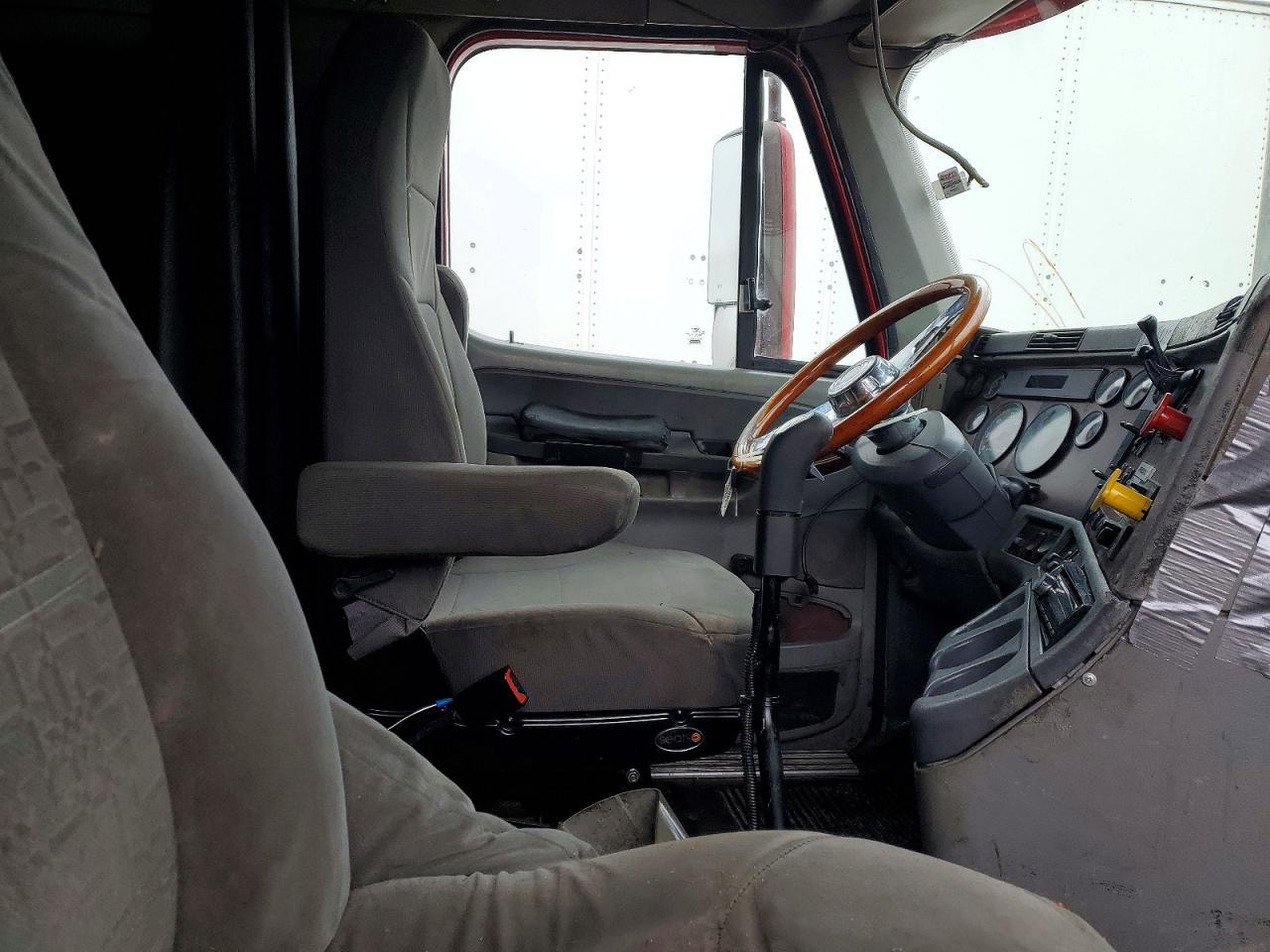 2003 FREIGHTLINER Cst120