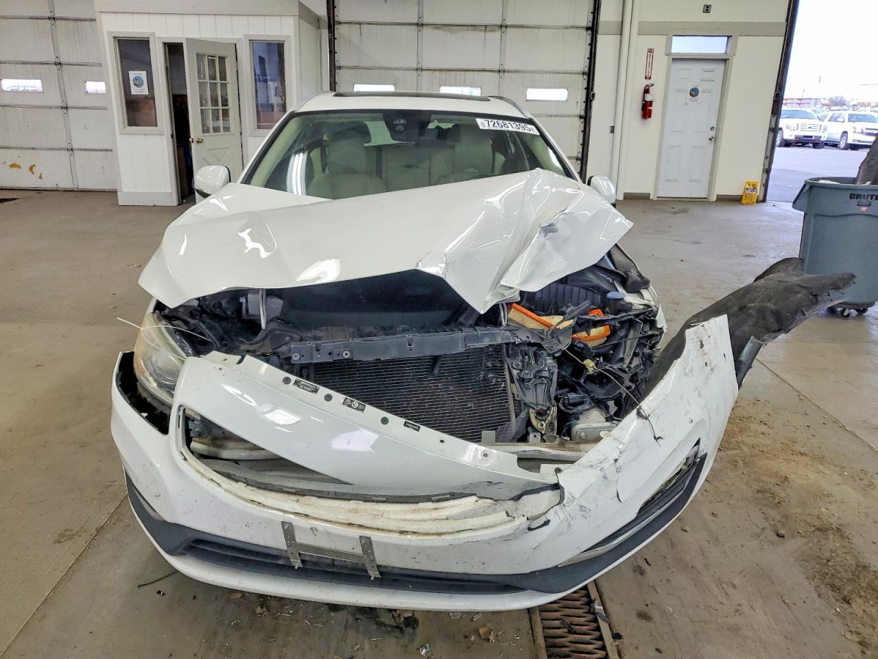 2017 VOLVO V60