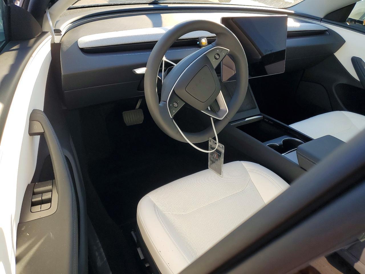 2026 TESLA MODEL 3